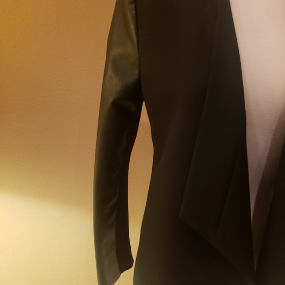 NWT BCBGMAXAZRIA Abree Black Long Sleeve Jacket - Picture 3 of 12